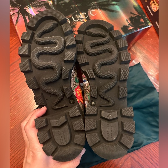 ❌SOLD❌GUCCI
GG Supreme Monogram Flora Lace Up Combat Ankle Boots 37 - Picture 7 of 12